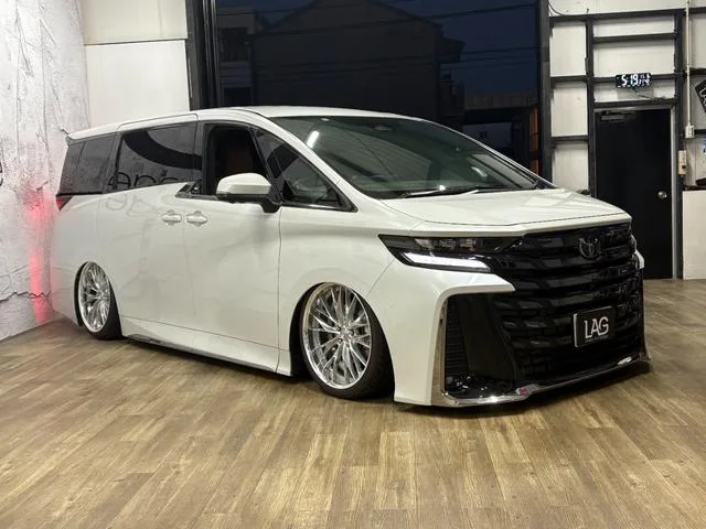 Toyota VELLFIRE Z PREMIER 2024 — миниатюра 3