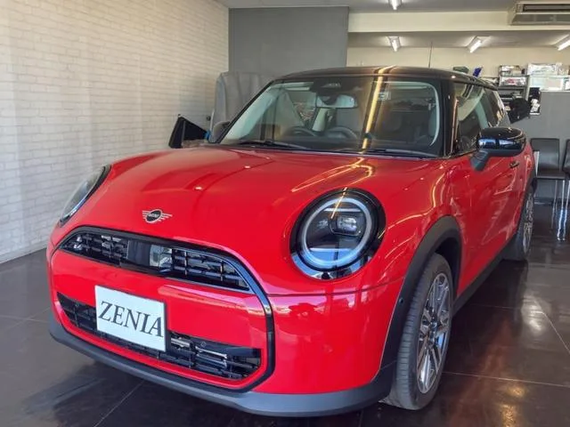 MINI MINI COOPER C CLASSIC TRIM 2024 — фото 1, купить с доставкой в Москву