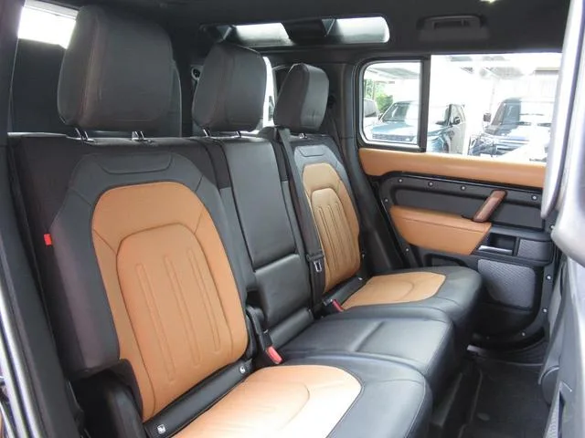Land Rover DEFENDER 110X D300 2023 — миниатюра 5