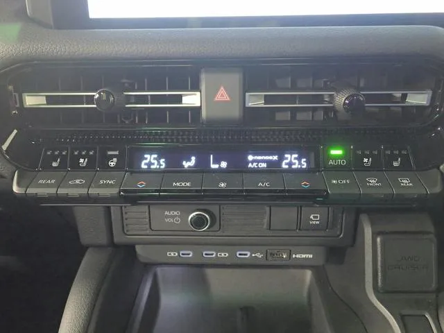 Toyota LAND CRUISER 250 VX 2024 — миниатюра 4