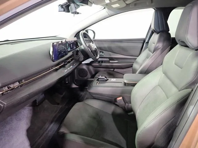 Nissan ARIYA B6 2023 — миниатюра 5