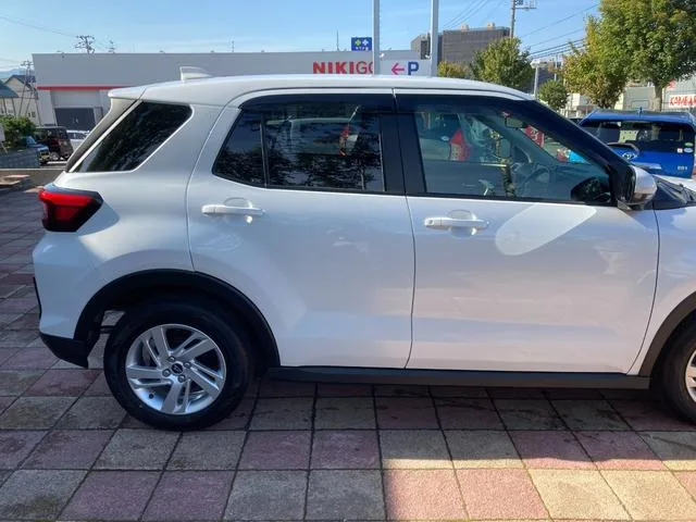 Daihatsu ROCKY X 2022 — миниатюра 2
