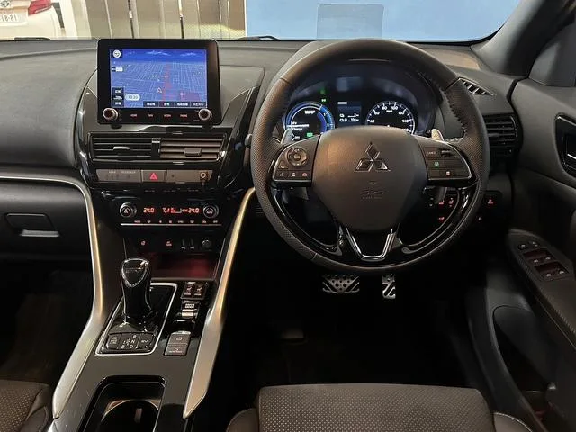 Mitsubishi ECLIPSE CROSS PHEV BLACK EDITION 2024 — миниатюра 5