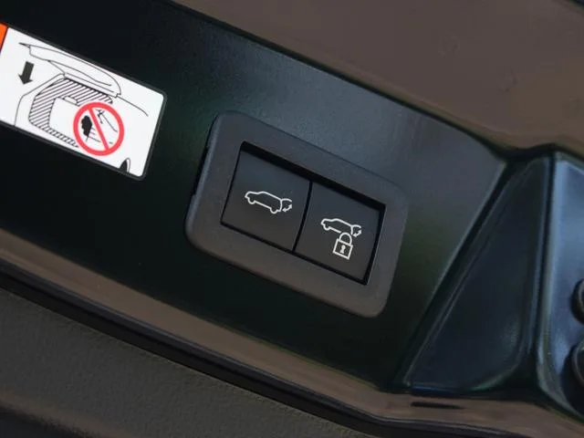 Toyota Prius Z 2024 — миниатюра 5