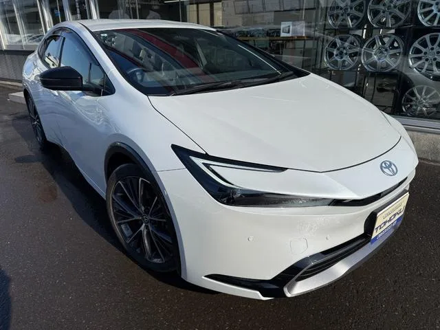 Toyota PRIUS Z 2024 — фото 1, купить с доставкой в Москву
