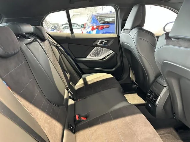 BMW 1 SERIES 120D M SPORT 2025 — миниатюра 4