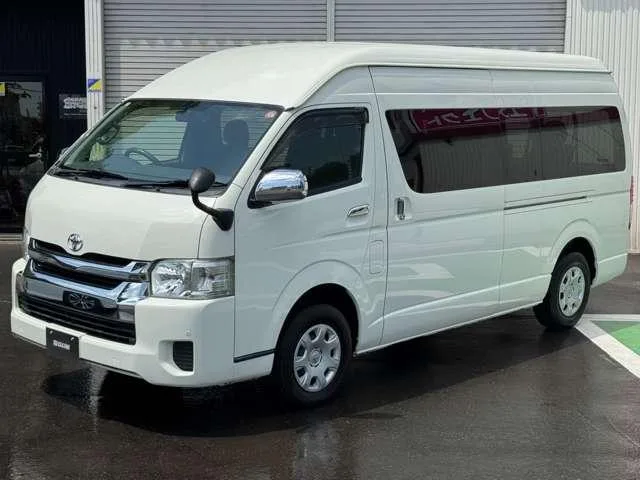 Toyota HIACE VAN DX GL PACKAGE 2023 — фото 1, купить с доставкой в Москву
