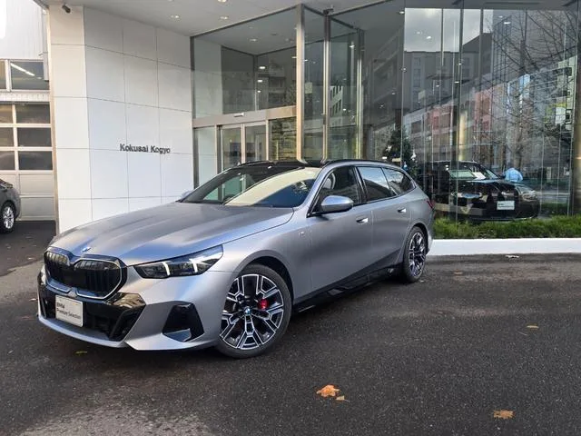 BMW 5 SERIES 523D X DRIVE TOURING M-SPORT 2024 — фото 1, купить с доставкой в Москву