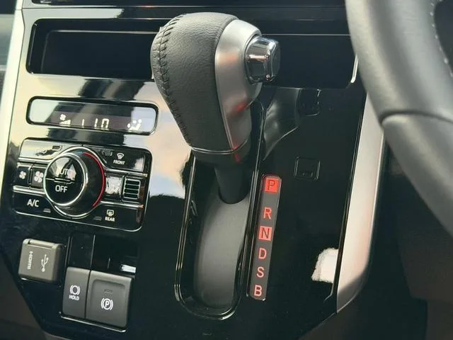 Toyota ROOMY CUSTOM G 2025 — миниатюра 3