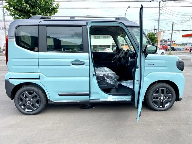 Suzuki SPACIA GEAR 2024 — миниатюра 4