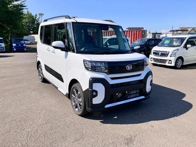 Daihatsu TANTO FUN CR0SS 2022 — миниатюра 2