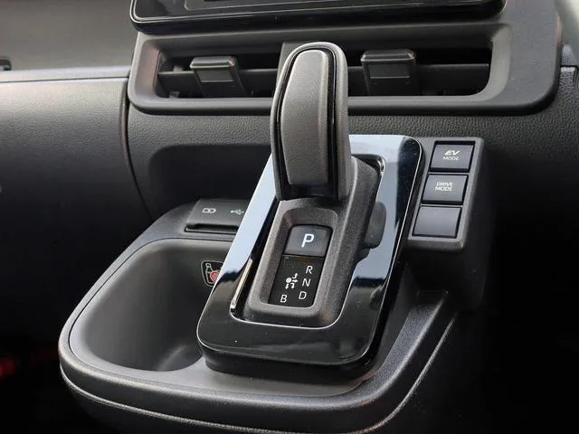 Toyota SIENTA HYBRID Z 2023 — миниатюра 3