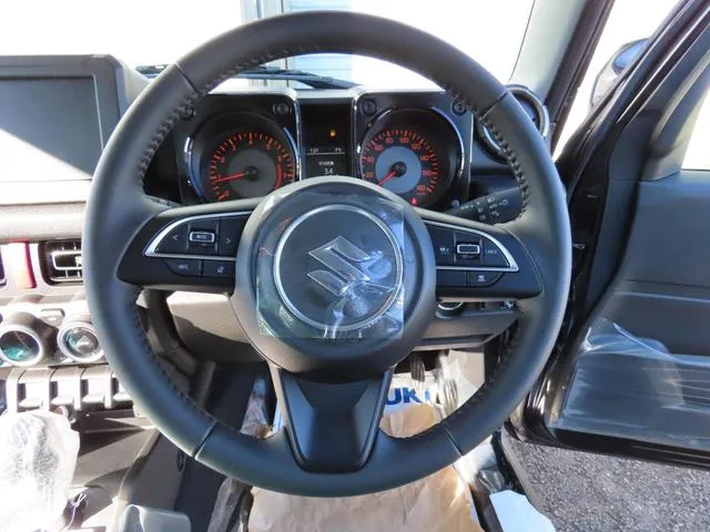 Suzuki JIMNY NOMADE FC 2025 — миниатюра 4