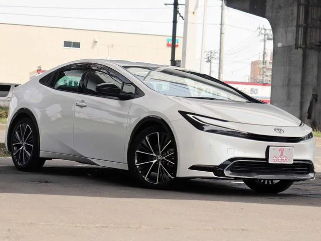 Toyota Prius Z 2023 — миниатюра 2