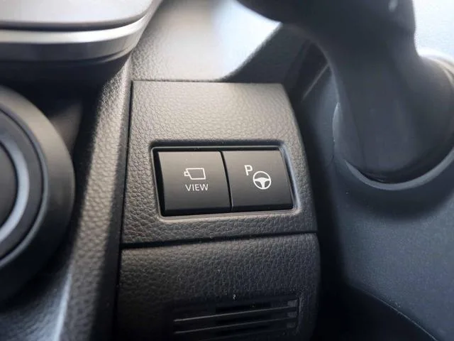 Toyota Prius Z 2023 — миниатюра 4