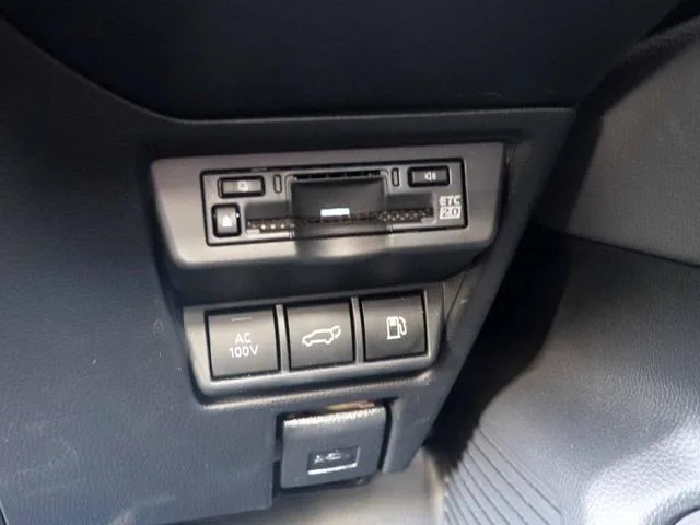 Toyota Prius Z 2023 — миниатюра 5