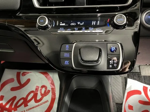 Toyota AQUA X 2023 — миниатюра 2