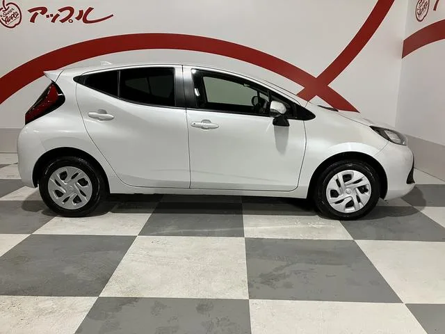 Toyota AQUA X 2023 — миниатюра 4