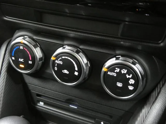 Mazda MAZDA2 15 SPORT 2023 — миниатюра 3