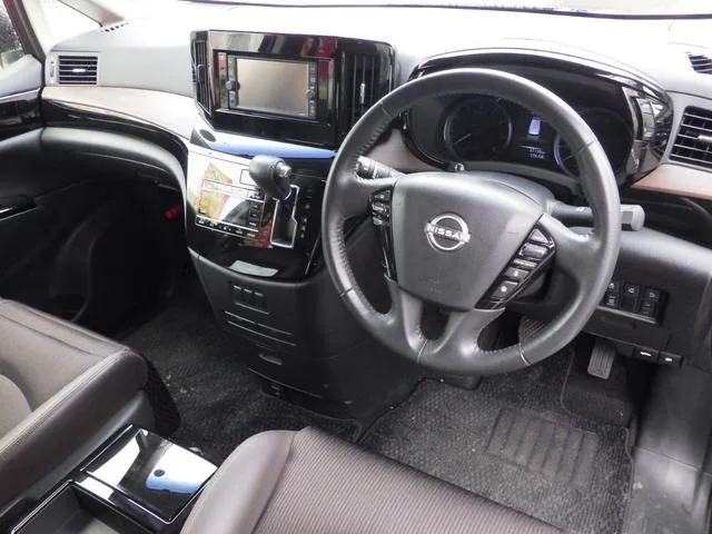 Nissan ELGRAND 250HIGHWAY STAR S 2023 — миниатюра 2