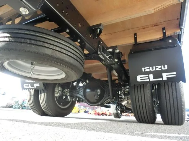 Isuzu ELF TRUCK LONG FULL FLATLOW 2025 — миниатюра 5