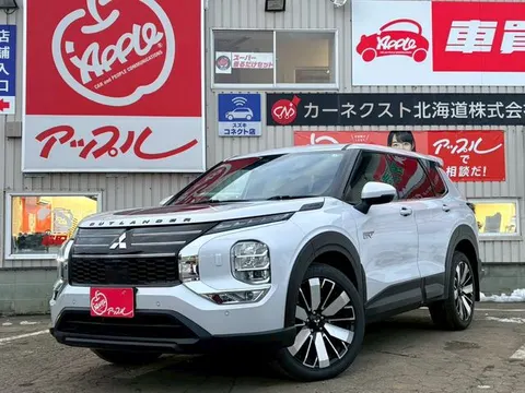 Mitsubishi OUTLANDER PHEV 2024 купить в Москве