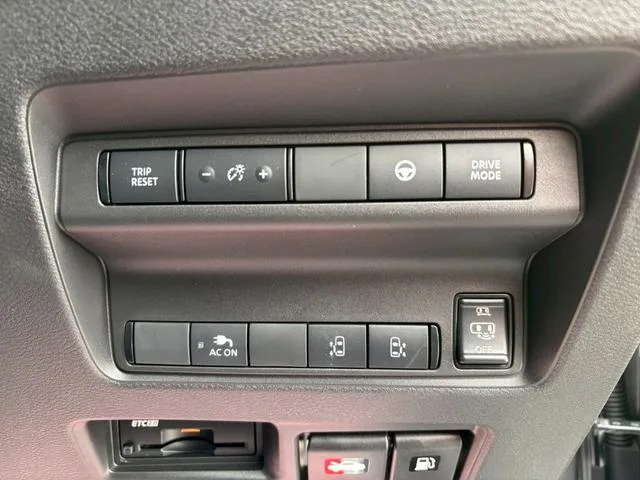 Nissan SERENA E-4ORCE HIGHWAY STAR V 2024 — миниатюра 3