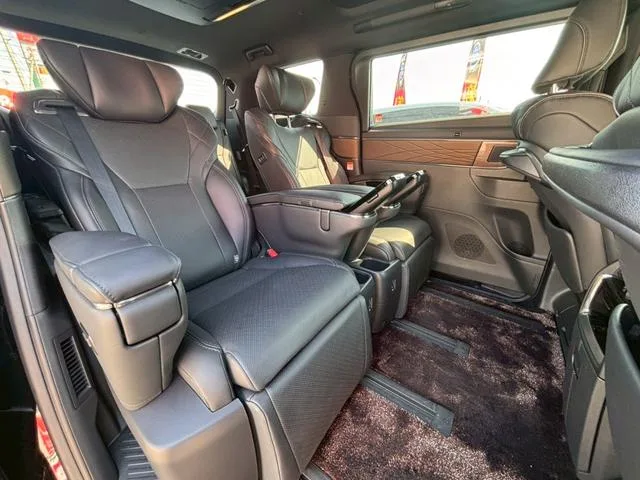 Toyota VELLFIRE HYBRID EXECUTIVE LOUNGE 2023 — миниатюра 2