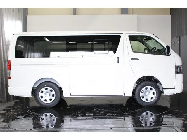 Toyota HIACE VAN 2025 — миниатюра 2