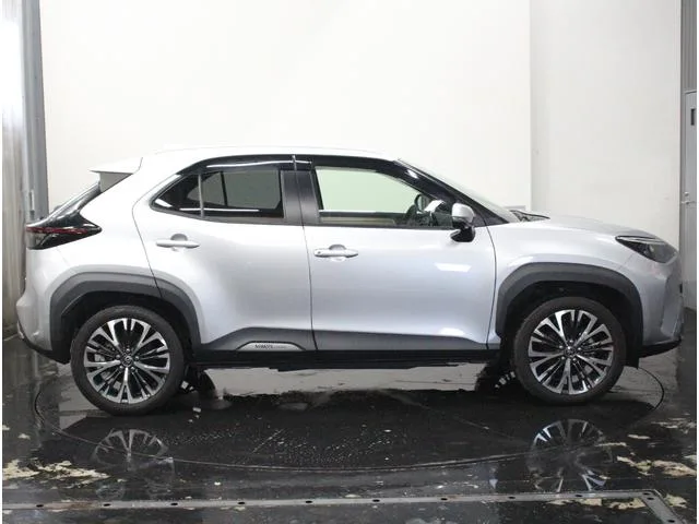 Toyota YARIS CROSS HYBRID Z ADVENTURE 2023 — миниатюра 2