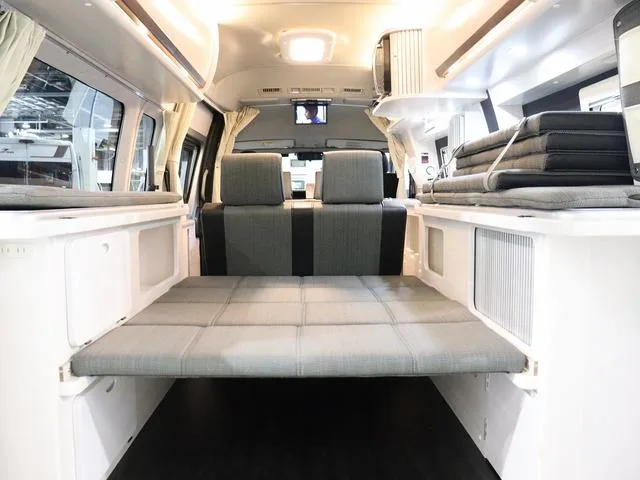 Toyota HIACE VAN 2023 — миниатюра 2