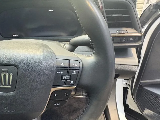 Toyota CROWN CROSSOVER G ADVANCED 2022 — миниатюра 3