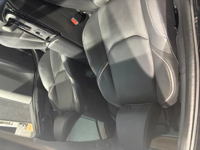 Toyota Prius Z 2023 — миниатюра 2