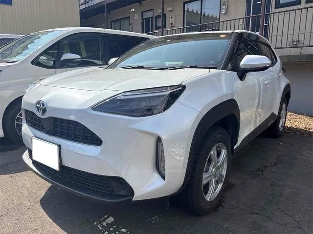 Toyota YARIS CROSS HYBRID Z 2023 — фото 1, купить с доставкой в Москву