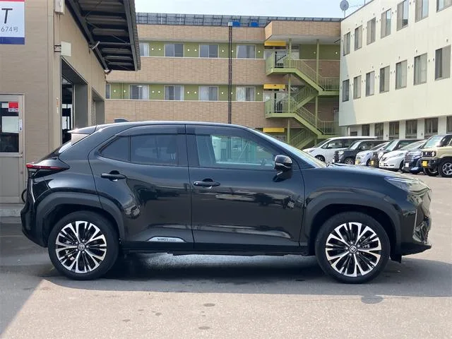 Toyota YARIS CROSS HYBRID Z 2023 — миниатюра 5