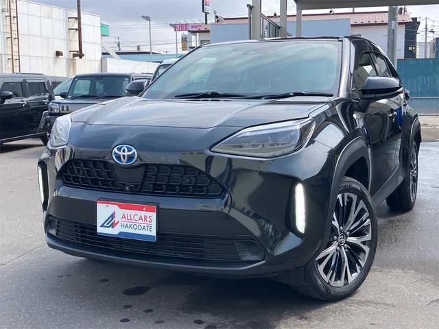 Toyota YARIS CROSS HYBRID Z 2023 — фото 1, купить с доставкой в Москву