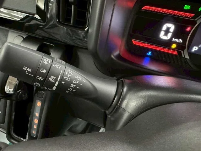 Suzuki SPACIA GEAR HYBRID XZ 2025 — миниатюра 5