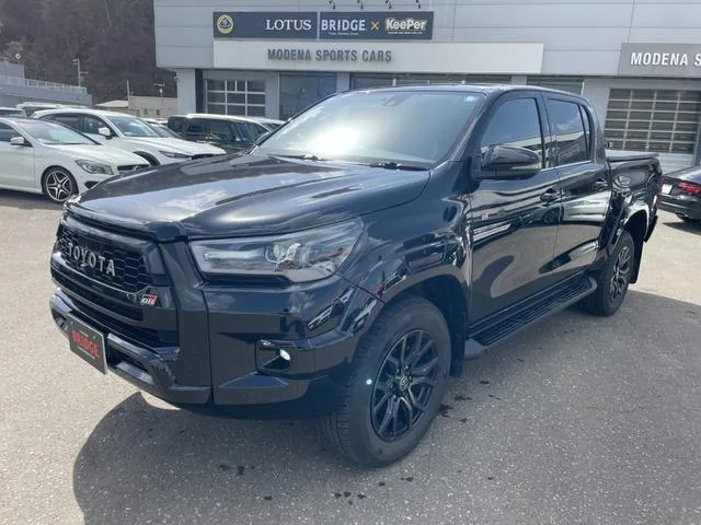 Toyota HILUX Z GR SPORT 2023 — миниатюра 2