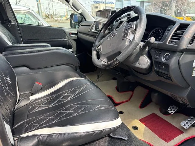 Toyota HIACE WAGON GRAND CABIN FINE TECH TOURER 2023 — миниатюра 3