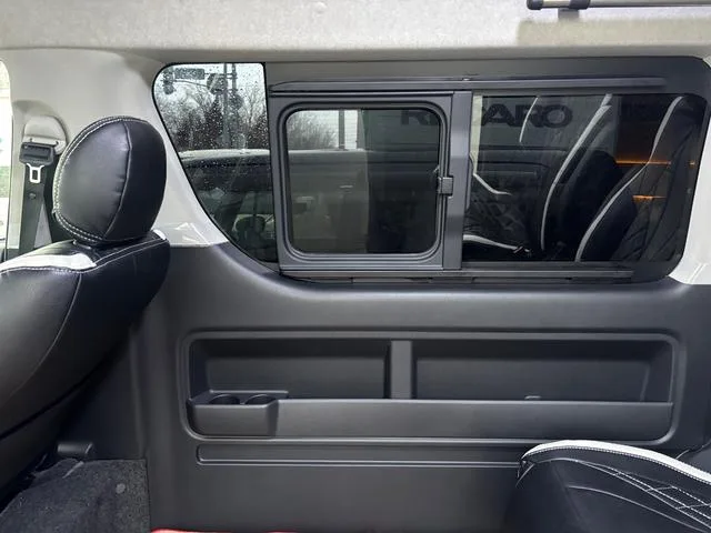 Toyota HIACE WAGON GRAND CABIN FINE TECH TOURER 2023 — миниатюра 5