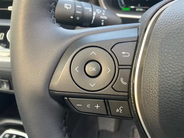 Toyota CorollaCross HYBRID Z 2025 — миниатюра 4