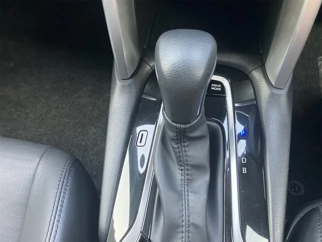 Toyota CorollaCross HYBRID Z 2025 — миниатюра 4