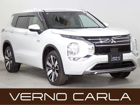 Mitsubishi OUTLANDER PHEV 2024 купить в Москве