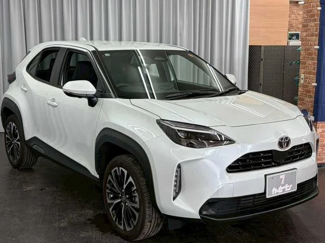 Toyota YARIS CROSS HYBRID Z 2025 — миниатюра 3