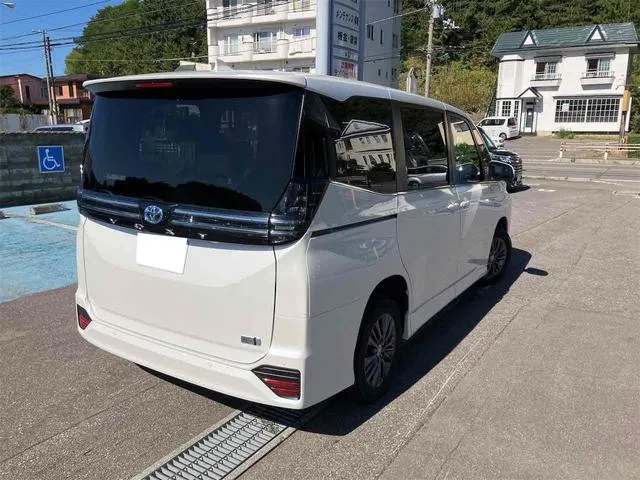 Toyota VOXY HYBRID S-Z 2023 — миниатюра 5