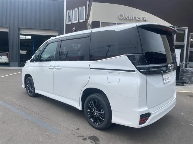 Toyota VOXY HYBRID S-Z 2026 — миниатюра 2