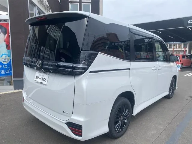 Toyota VOXY HYBRID S-Z 2026 — миниатюра 3