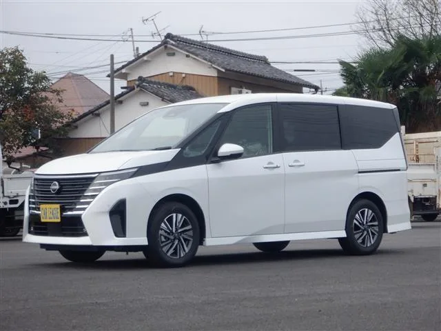 Nissan SERENA HIGHWAY STAR V 2024 — фото 1, купить с доставкой в Москву