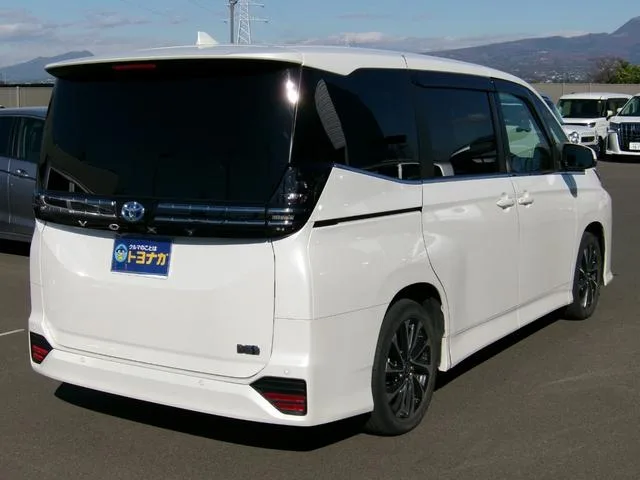 Toyota VOXY HYBRID S-Z 2022 — миниатюра 2