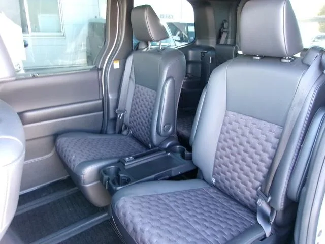 Toyota VOXY HYBRID S-Z 2022 — миниатюра 4